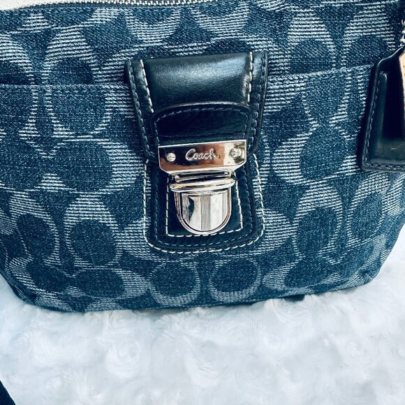 Coach Poppy Denim Signature Swingpack 46905 - Indigo Blue in EUC - Picture 3 of 13